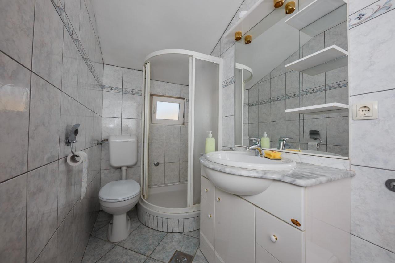 Apartamenty Z Basenem Ilja Рогозница Экстерьер фото