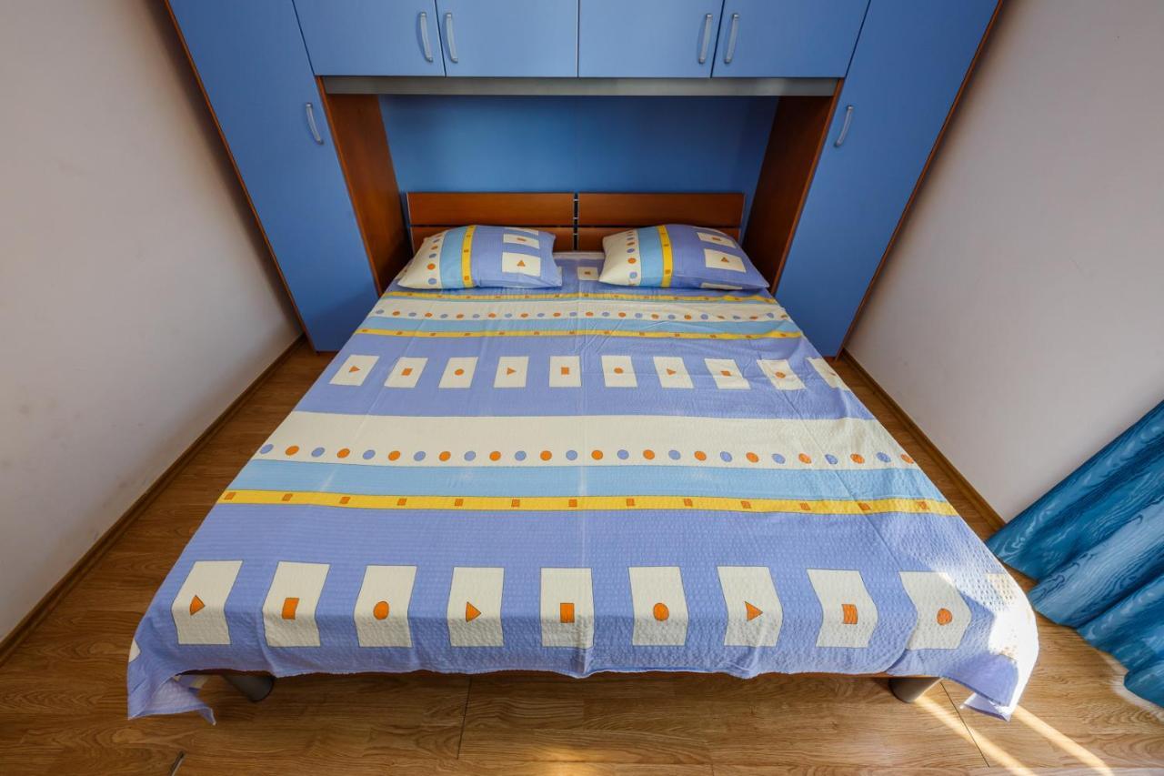 Apartamenty Z Basenem Ilja Рогозница Экстерьер фото