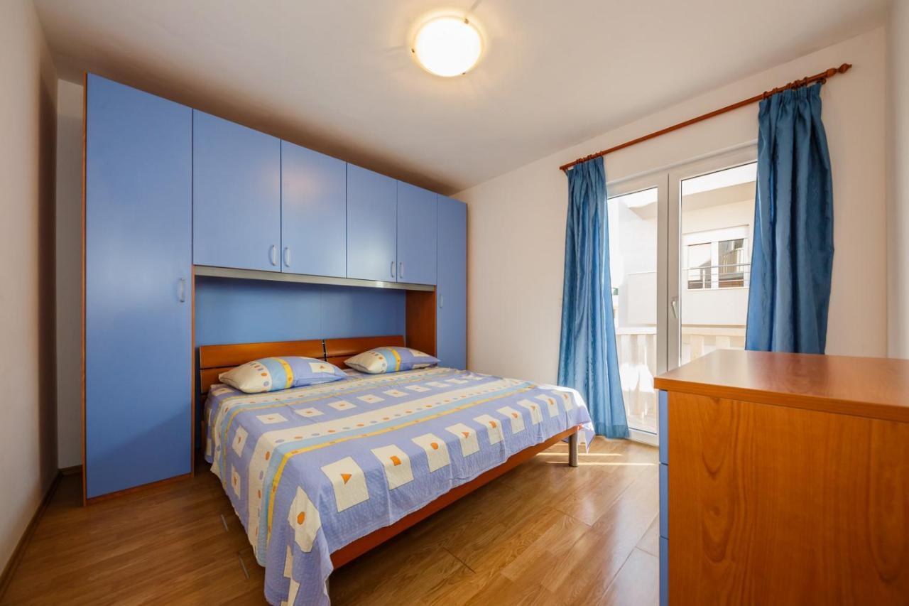 Apartamenty Z Basenem Ilja Рогозница Экстерьер фото
